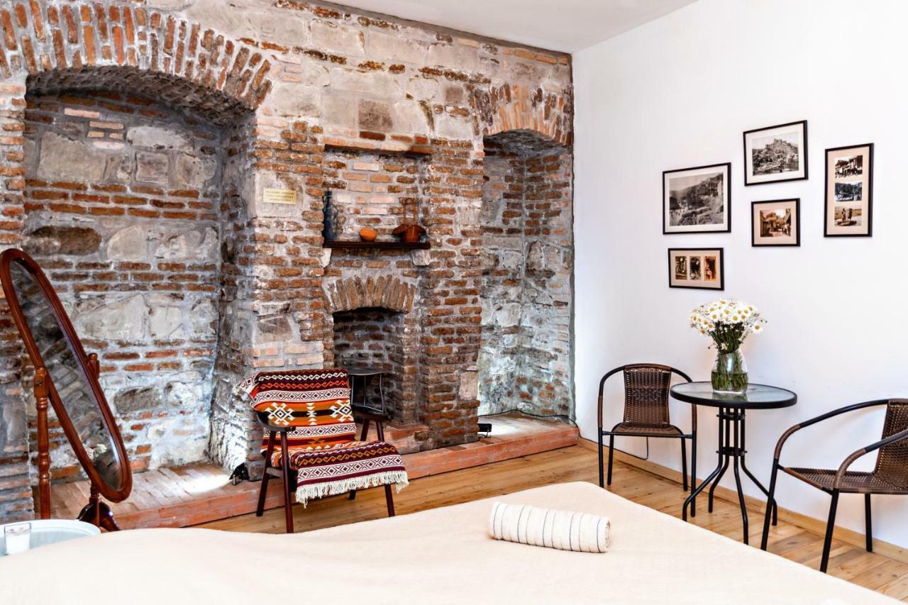 Nina' Cozy Apartment Tbilisi Bagian luar foto
