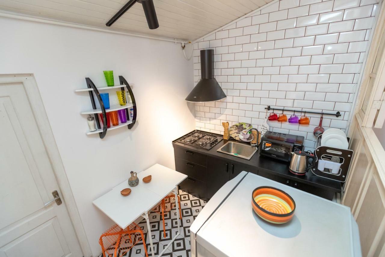 Nina' Cozy Apartment Tbilisi Bagian luar foto